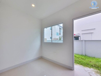 *****บ้านเดี่ยวมือสอง ม.เซนโทร พหลโยธิน-วิภาวดี เนื้อที่กว้าง 51 ตร.ว. ฟังก์ชัน 3 ห้องนอน 3 ห้องน้ำ ที่จอดรถ 2 คัน บ้านหลังใหญ่ สภาพใหม่เอี่ยม พร้อมลากกระเป๋าเข้าอยู่! บนทำเลเดินทางสะดวกเชื่อมต่อถนนพหลโยธิน, ถนนลำลูกกา, ถนนสายไหม, ถนนรังสิต-นครนายก และทางด่วน "โทลล์เวย์" จองเลยวันนี้!